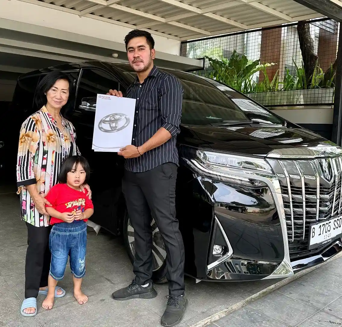 Background Penyerahan Toyota Alphard Baru