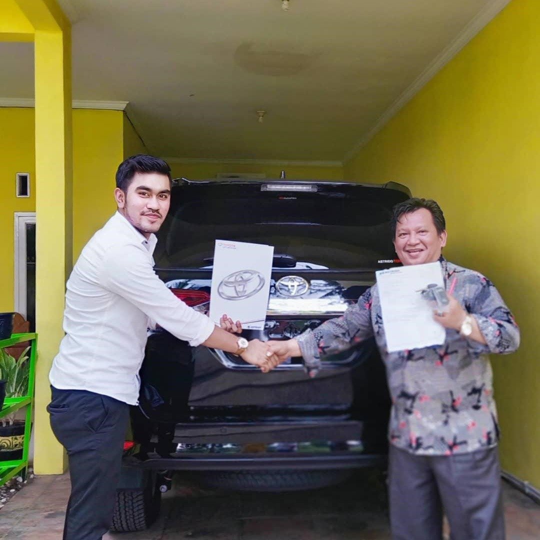 Background Pengiriman Toyota Rush Baru
