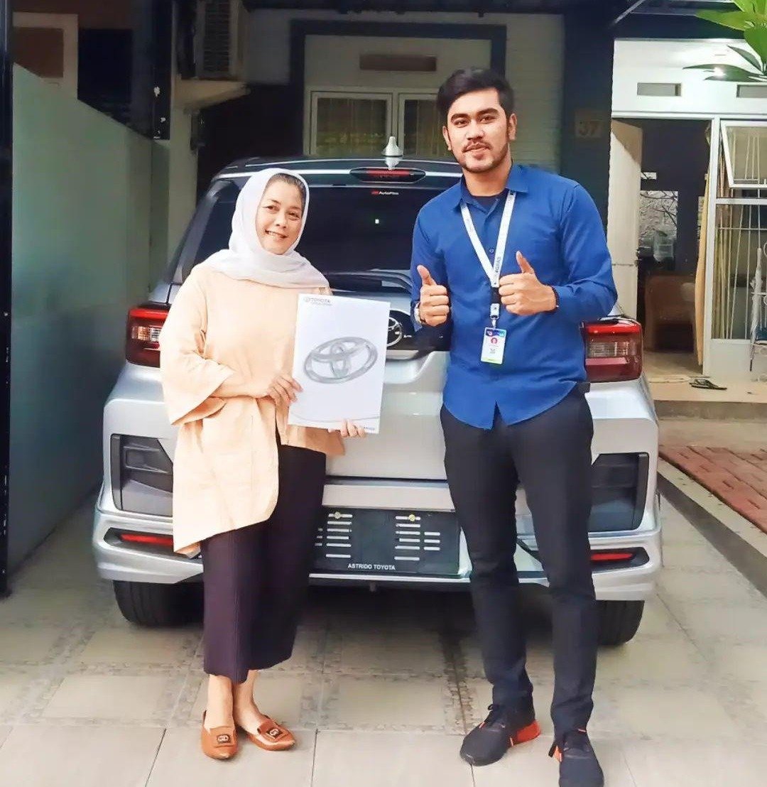 Background Penyerahan Toyota Vios Fastback